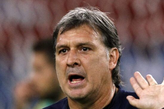 Tata Martino negocia com Santos e pode trabalhar com Neymar