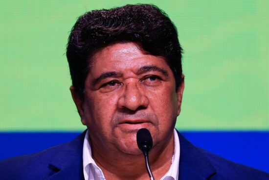 Mesmo com nova orientação do VAR, arbitragem é alvo de polêmica