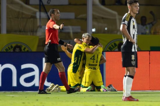 Sem reforços do DM, Mirassol enfrenta Bragantino com mudanças no time titular