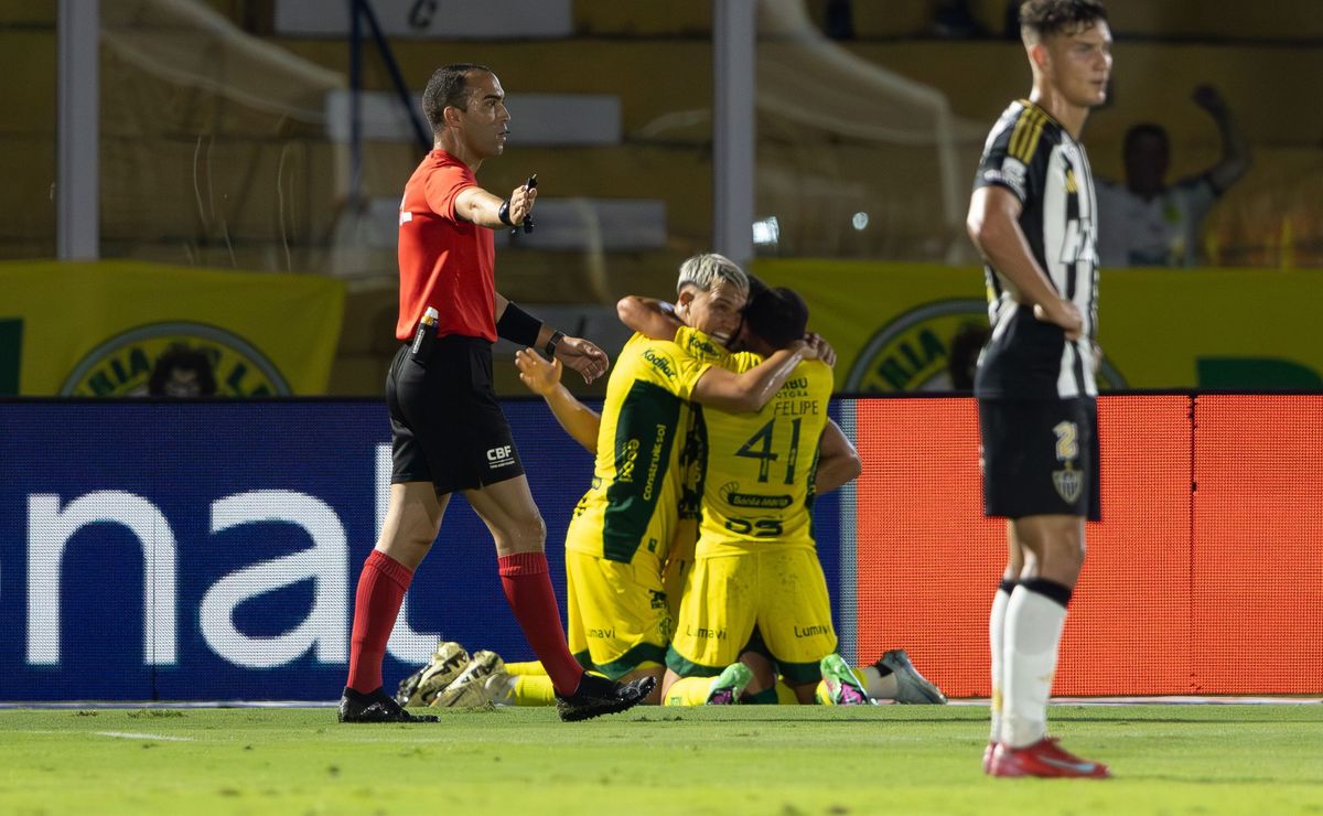 Sem reforços do DM, Mirassol enfrenta Bragantino com mudanças no time titular