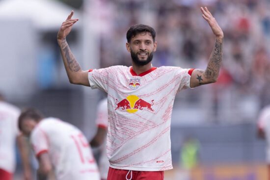 Juninho Capixaba entra no radar do mercado e Bragantino se posiciona