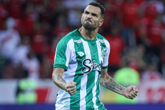 Gilberto tem o Galo como segunda maior vítima na carreira