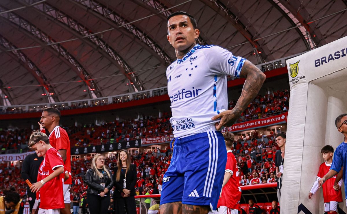 Dudu já aceita a voltar a jogar pelo gramado sintético se fechar com o Atlético