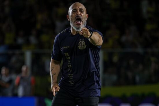 Torcida do Mirassol exalta Rafael Guanaes após vitória na Série A