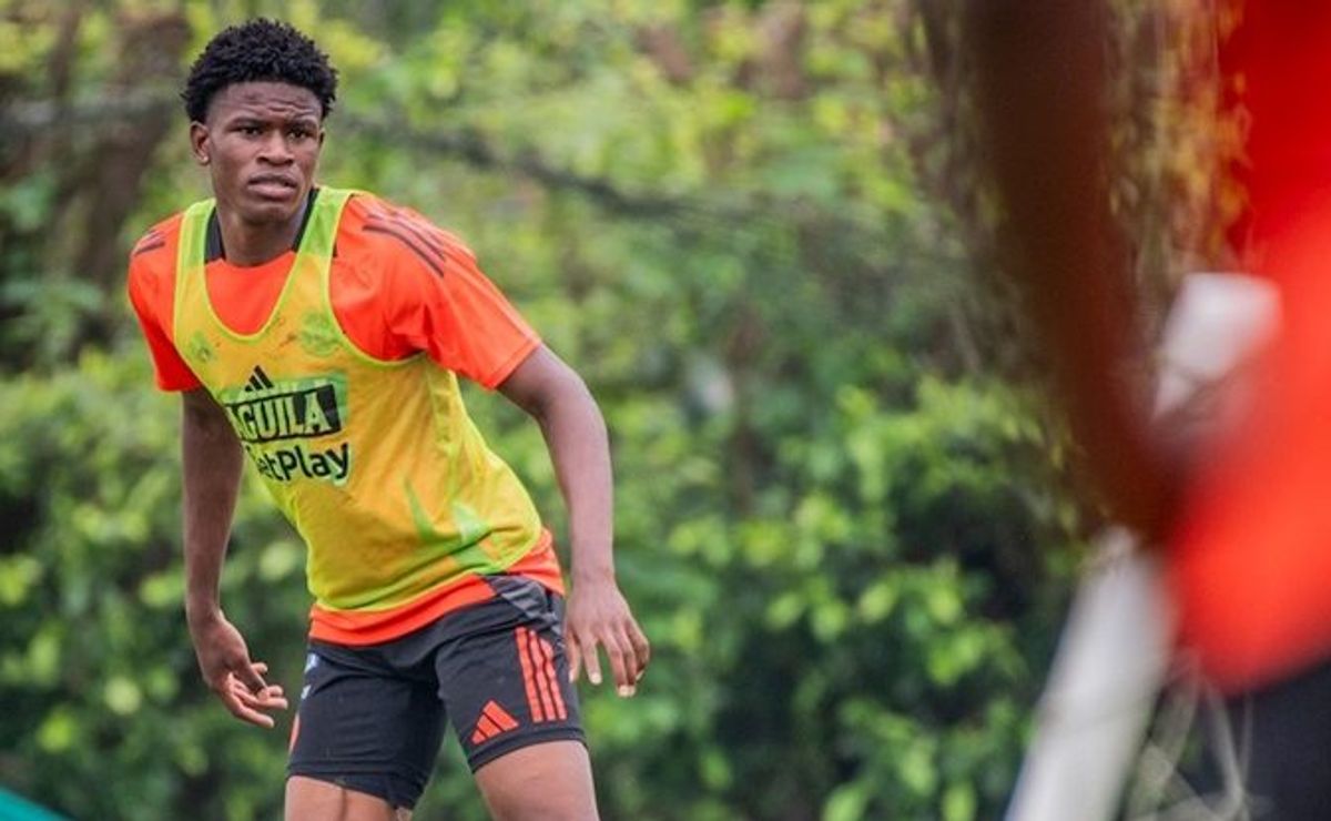Weimar Palacios, da base do Bragantino é convocado pela Colômbia