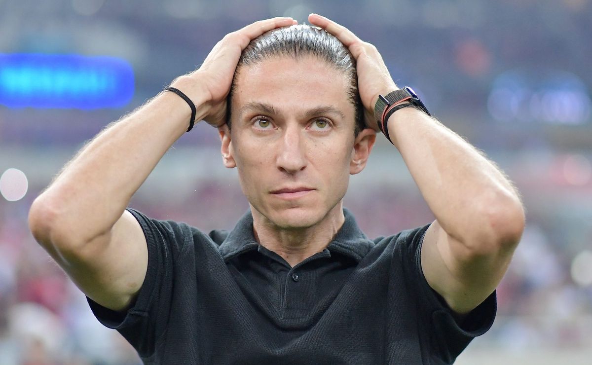 Filipe Luís se pronuncia sobre Carlo Ancelotti na Seleção