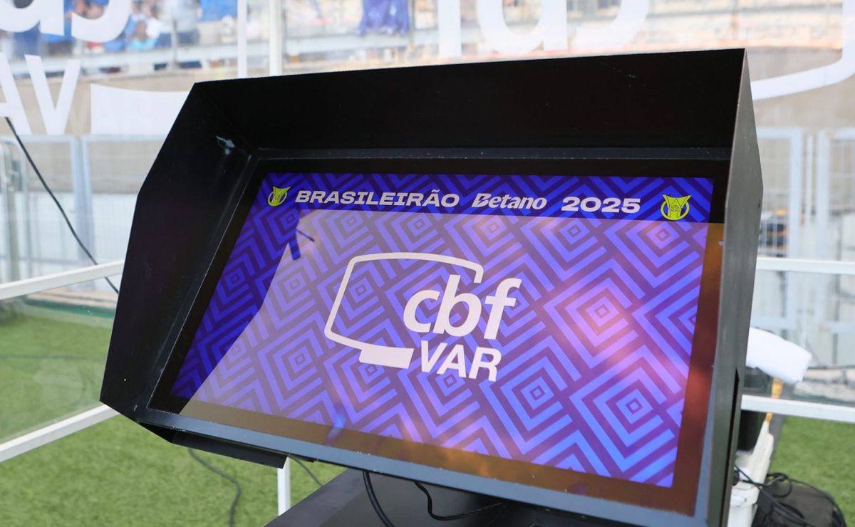 Mudanças no VAR são discutidas entre Clubes e CBF