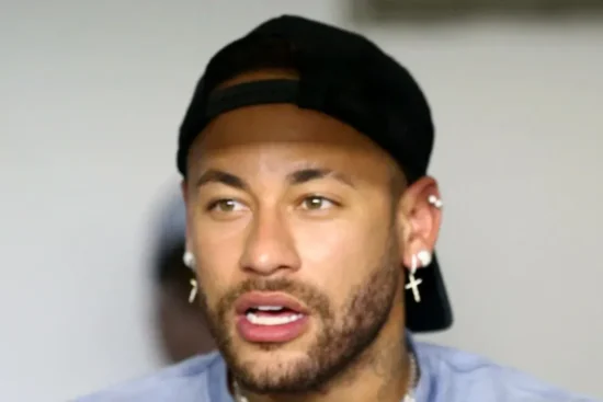 Neymar é informado que não jogará mais no Barcelona