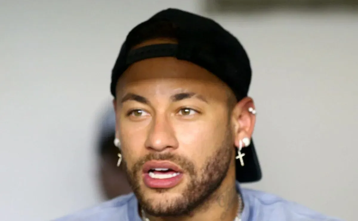 Neymar é informado que não jogará mais no Barcelona