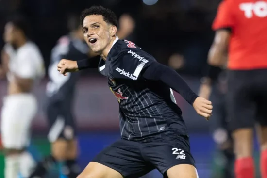 Gustavo Neves conquista nova marca pelo Bragantino