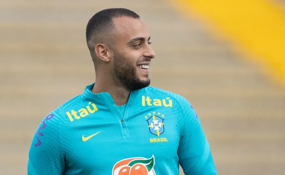 Arthur Cabral pode ser comprado pelo Botafogo por R$ 97MI