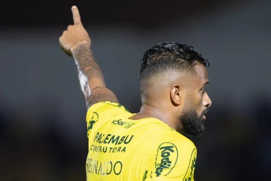 Reinaldo vira destaque no Mirassol com gols decisivos contra ex-times