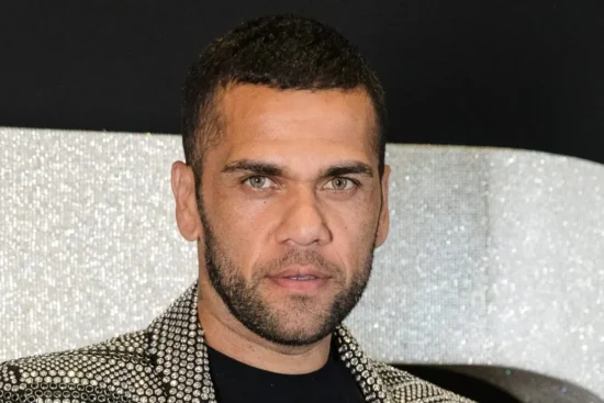 Daniel Alves foi descartado após ser oferecido ao Santos de Neymar