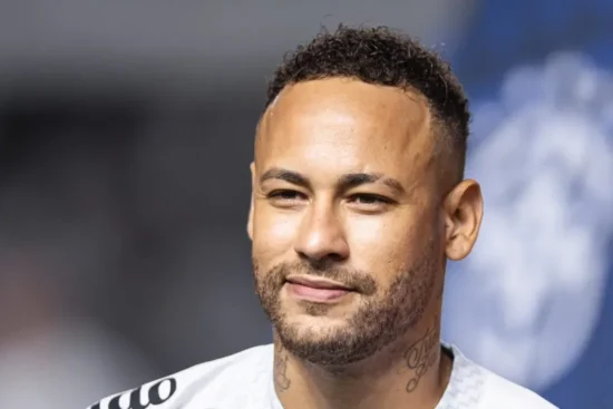 Neymar recebe oferta para renovar com o Santos e deve aceitar