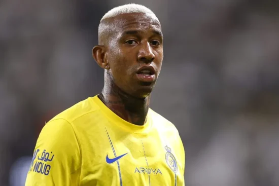 Talisca destaca importância de Jorge Jesus em evolução na carreira
