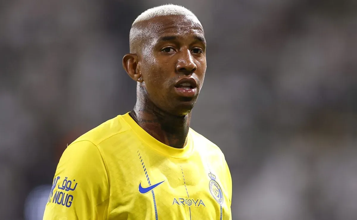 Talisca destaca importância de Jorge Jesus em evolução na carreira