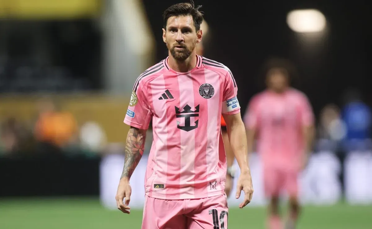Barcelona quita dívida de R$ 310 milhões com Lionel Messi