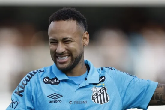 Neymar muda rota no Santos e fica mais focado para voltar à Seleção Brasileira de Ancelotti