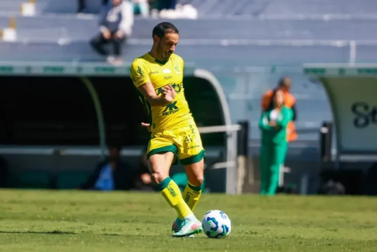 Yago Felipe elogia estrutura do Mirassol e diz estar feliz com desafio na Série A
