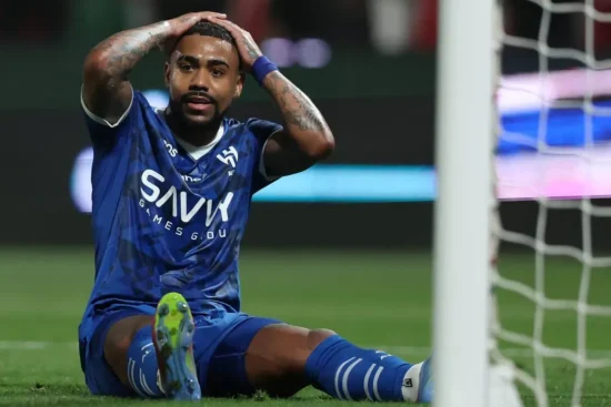 Saída de atacante brasileiro do Al Hilal é exigida após ele insultar torcedor