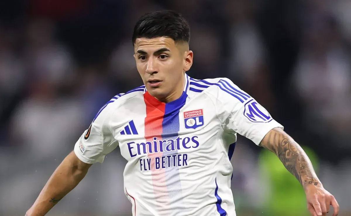 Botafogo recusa oferta do Benfica por Thiago Almada e futuro do argentino tem atualização