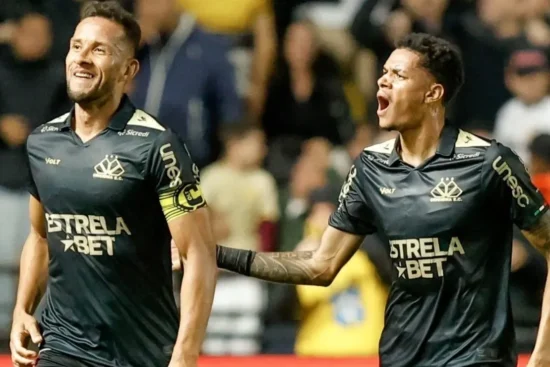 No meio da tabela, Atlético Goianiense e Criciúma se enfrentam na Série B