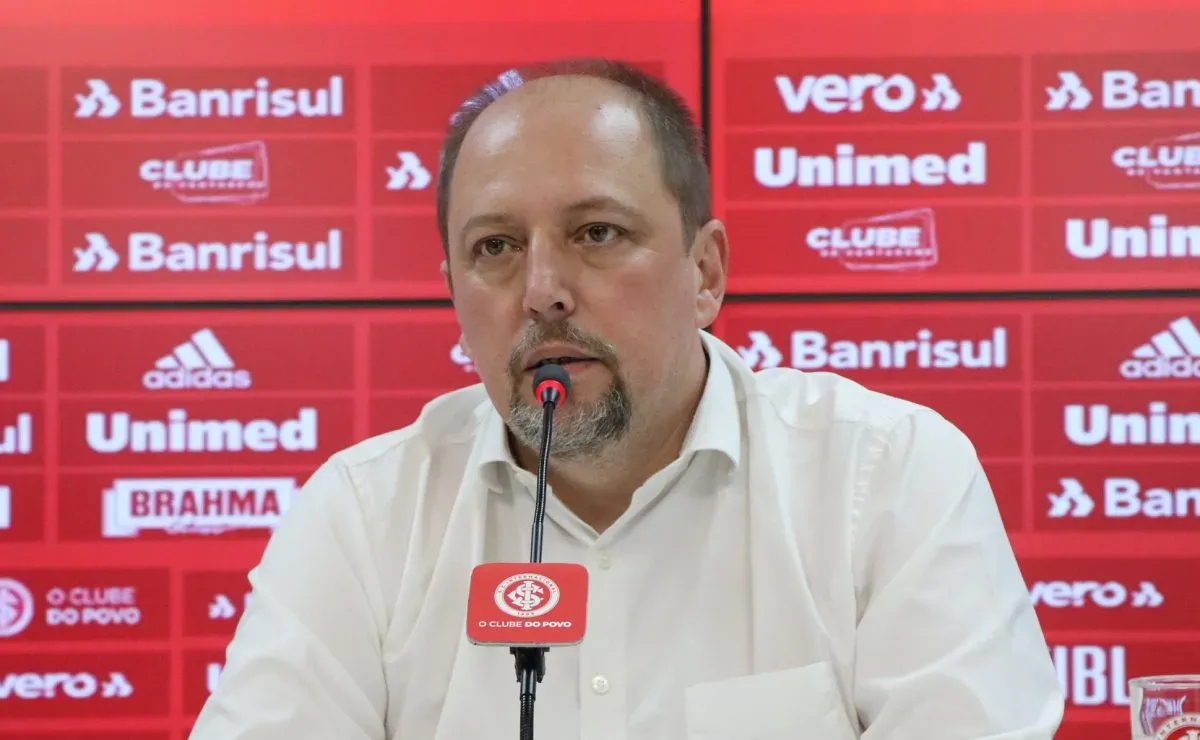 Alessandro Barcellos não para em Richard e quer mais um atacante no Internacional