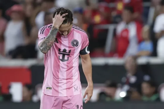 Messi some dos treinos e pode receber punição nos EUA