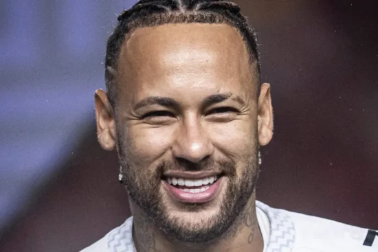 Neymar pode deixar o Santos e assinar com antigo rival antes da Copa