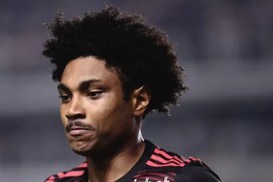Vitinho ex-Flamengo de volta ao Brasil para jogar em gigante brasileiro