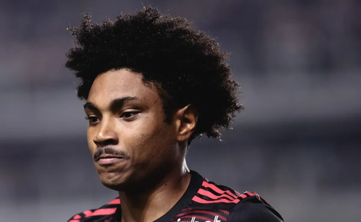 Vitinho ex-Flamengo de volta ao Brasil para jogar em gigante brasileiro