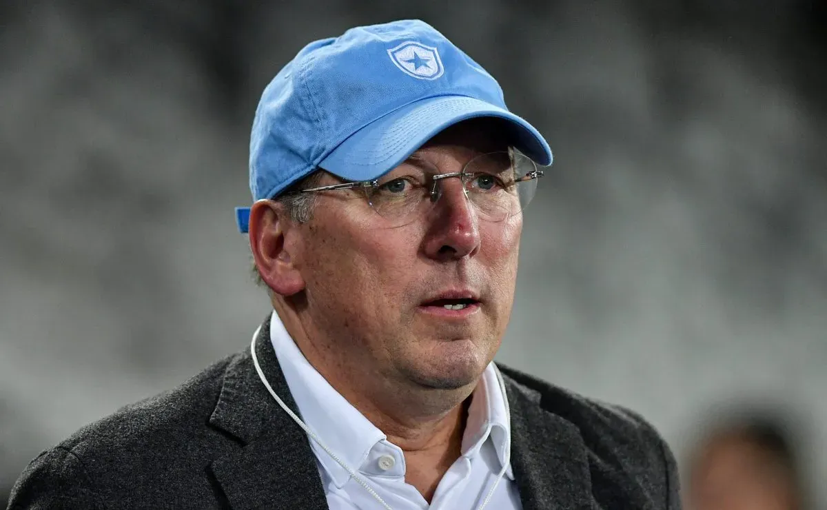 Jornal Britânico crava sobre novo clube que John Textor vai adquirir
