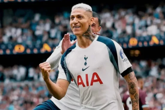 Atuação de Richarlison pelo Tottenham na Premier League repercute nas redes sociais