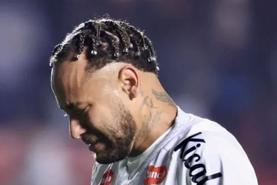 Após goleada sofrida pelo Santos, Neymar toma decisão nesta segunda-feira (18) e avisa a todos
