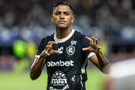 Remo e Criciúma se enfrentam por vaga no G4 da Série B