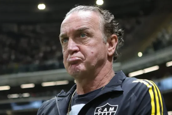 Aproveitamento de Cuca no Atlético Mineiro em 2025 é 23,5% menor que o Galo de 2021